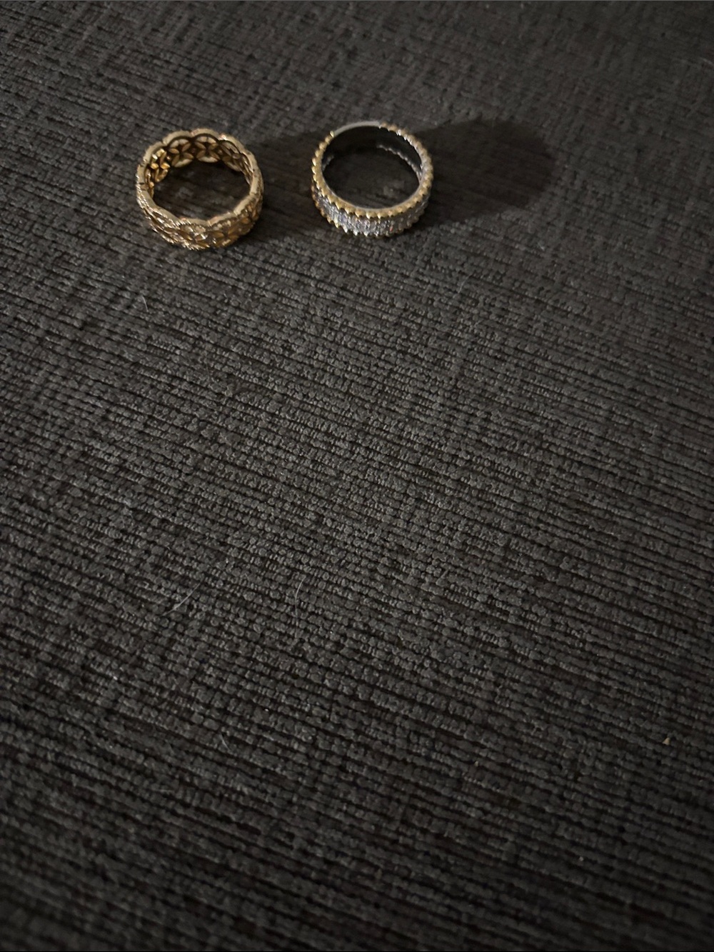 Women's Rings in Gold. Textured & Pave Bands